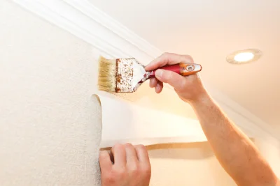 Pose de papier peint à Fouqueure — revêtements muraux et toiles de verre